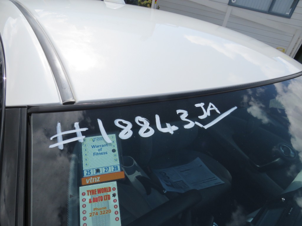 S1884320.jpg