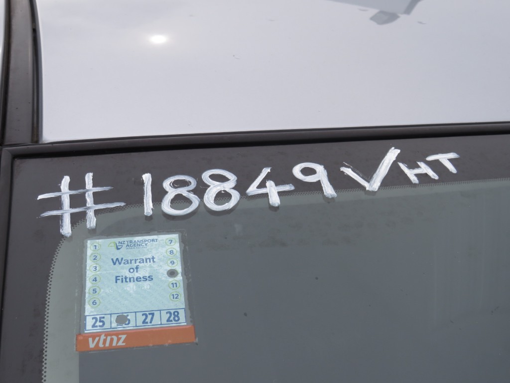 S1884921.jpg