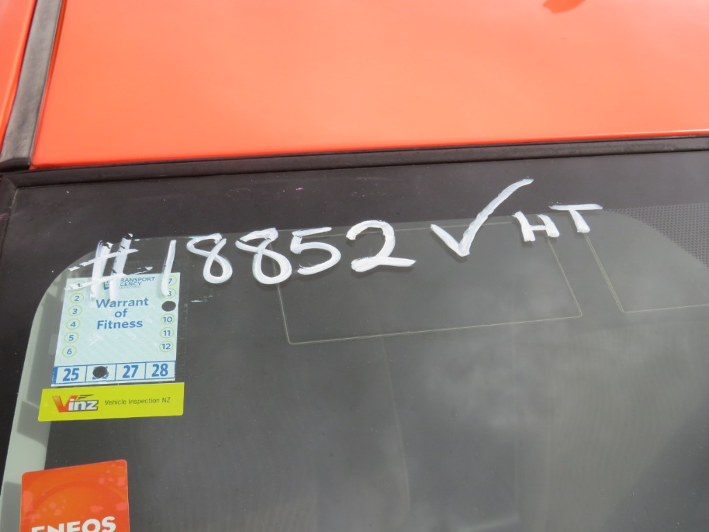 S1885221.jpg
