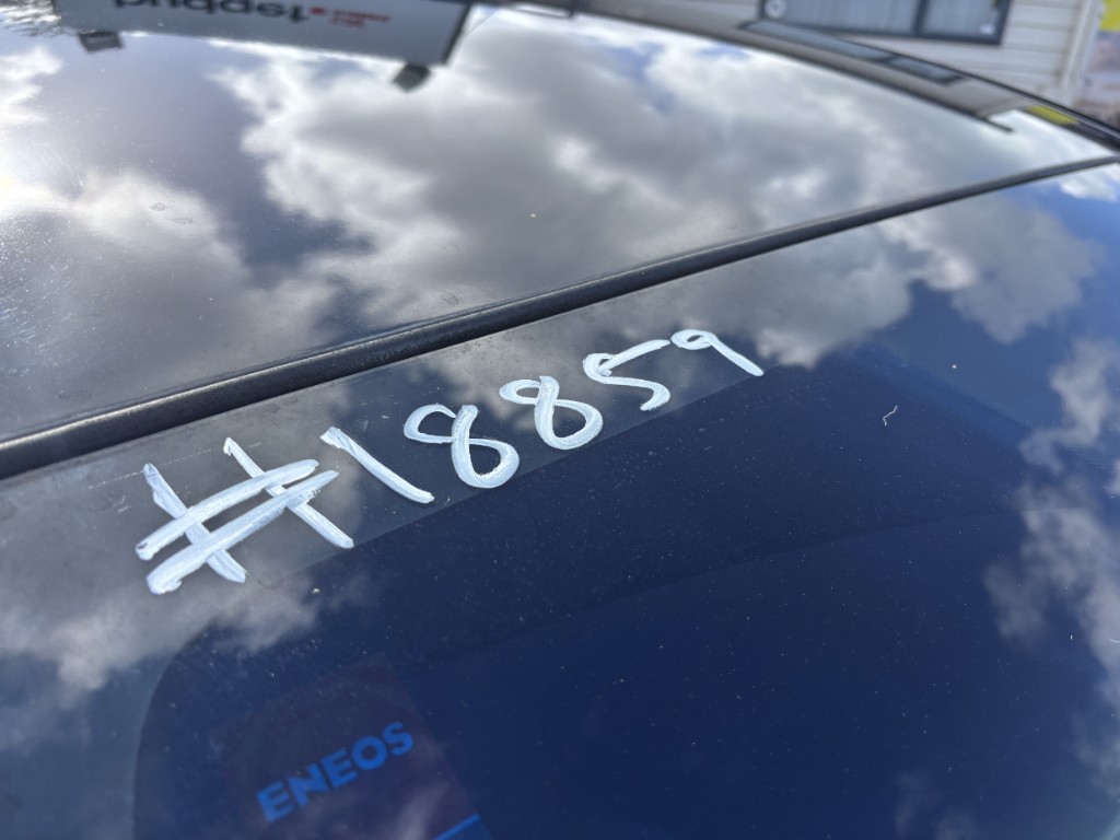 S1885920.jpg