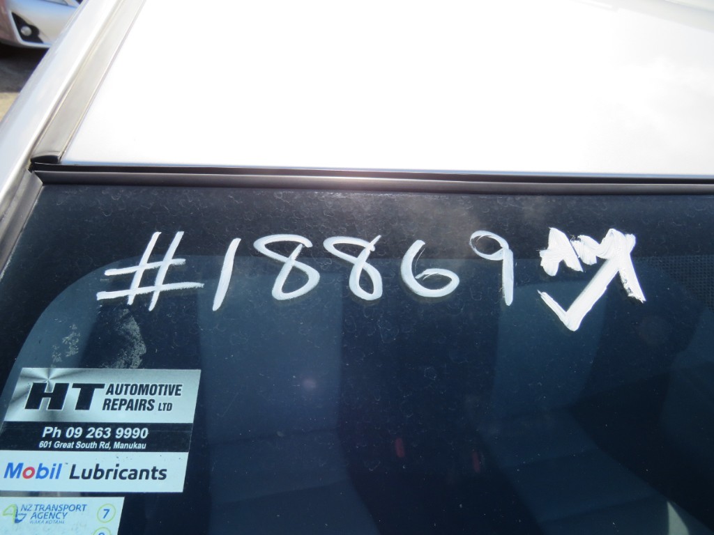S1886921.jpg
