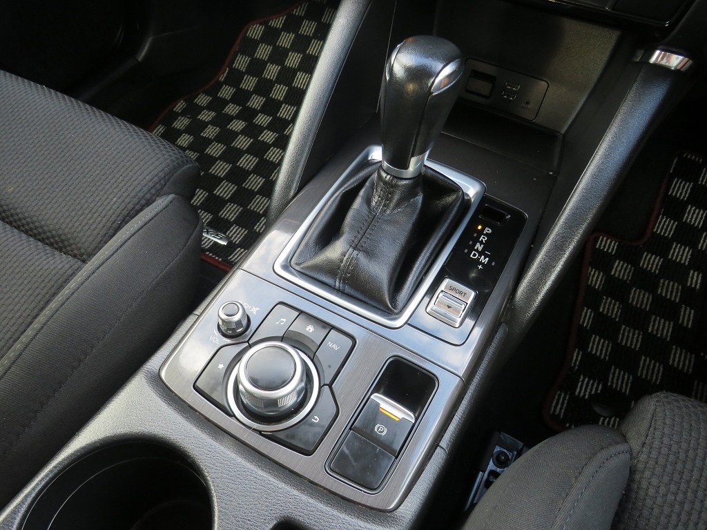 S1915616.jpg