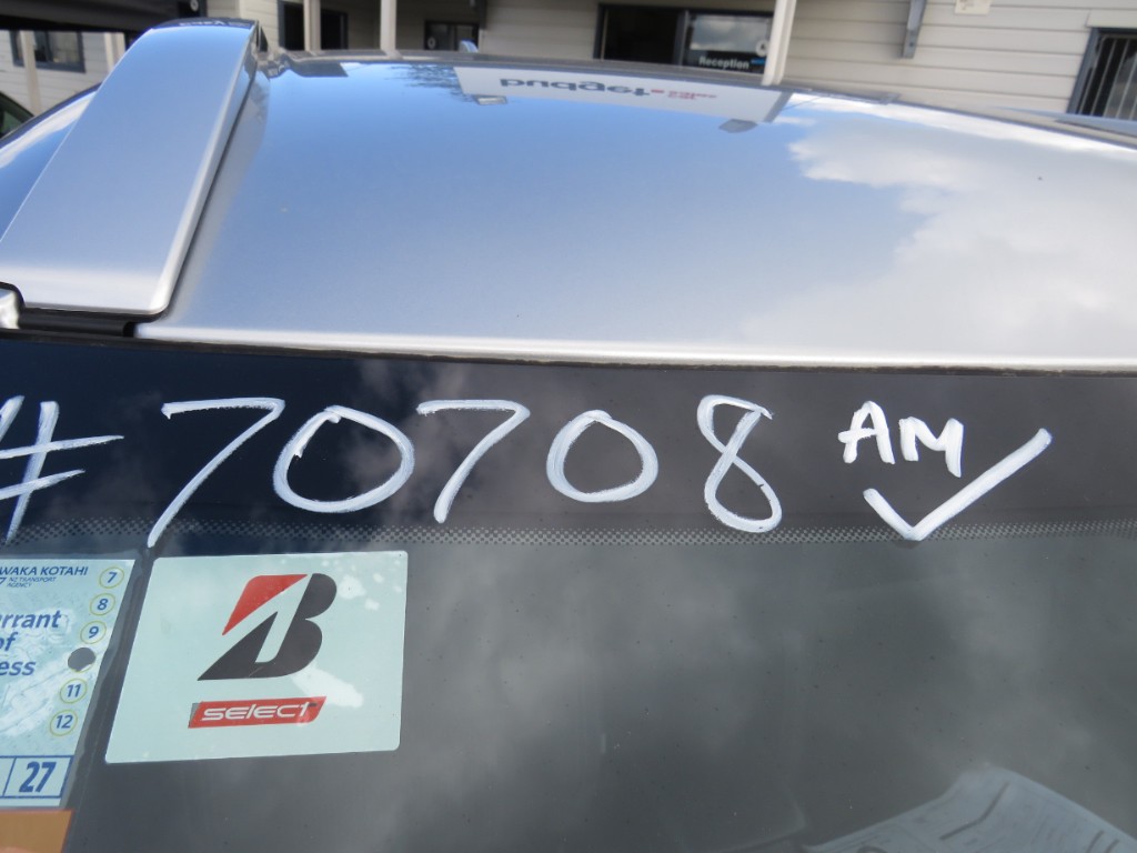 S7070821.jpg