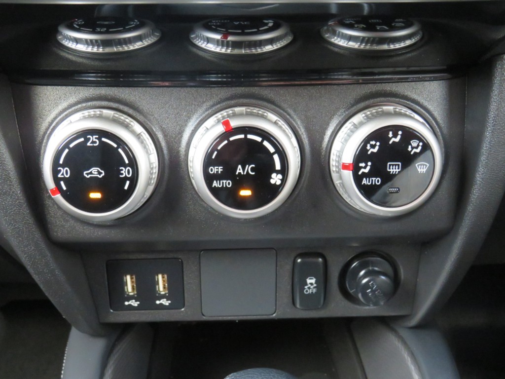 S7075718.jpg
