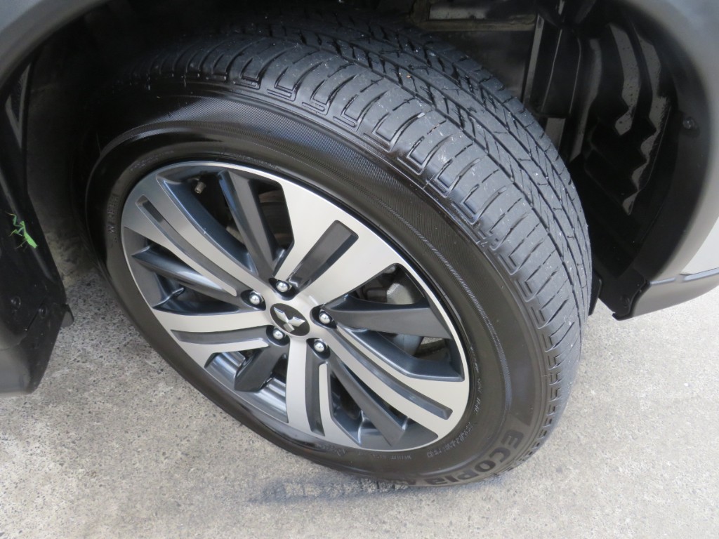 S7076111.jpg