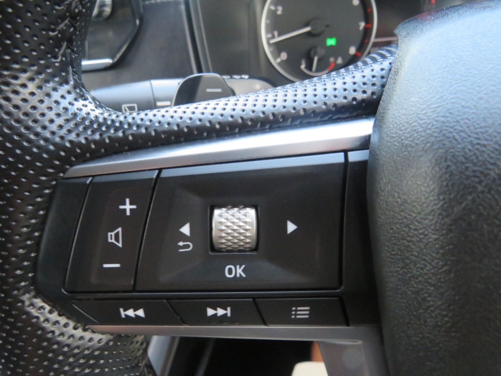 S7076516.jpg