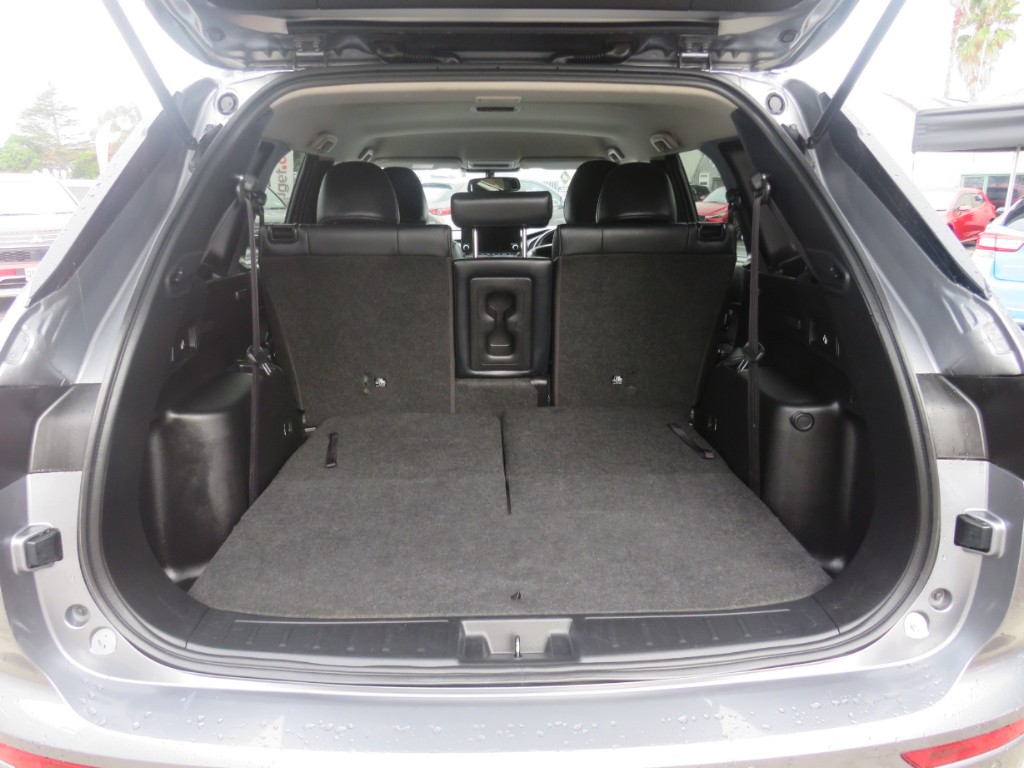 S7076710.jpg