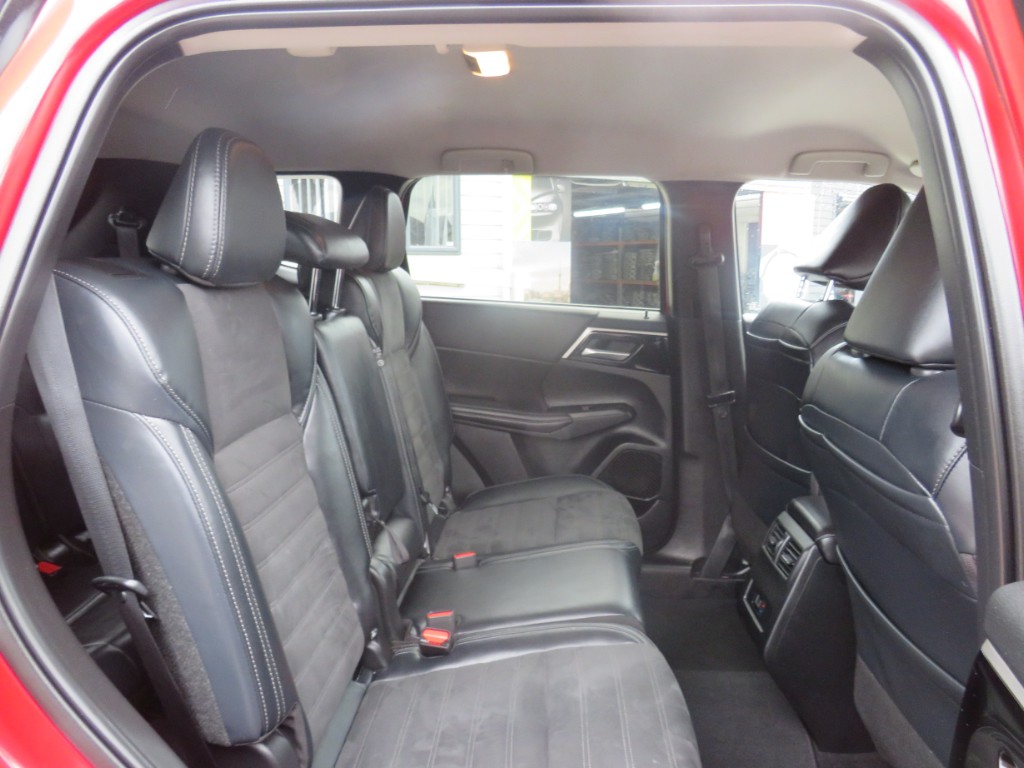 S7077012.jpg