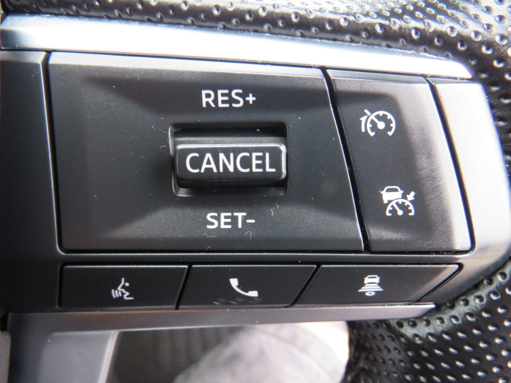 S7077016.jpg
