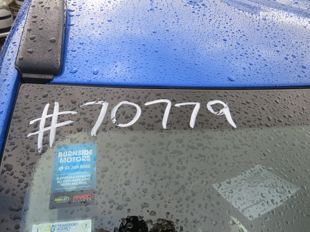 S7077921.jpg