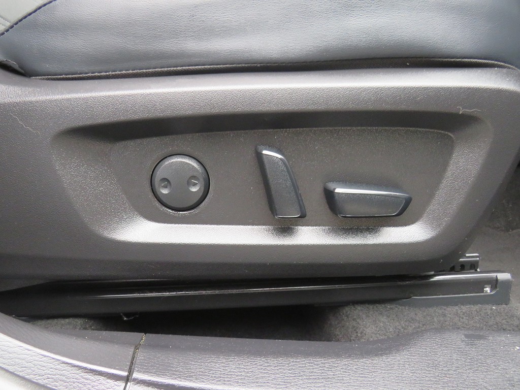 S7079520.jpg