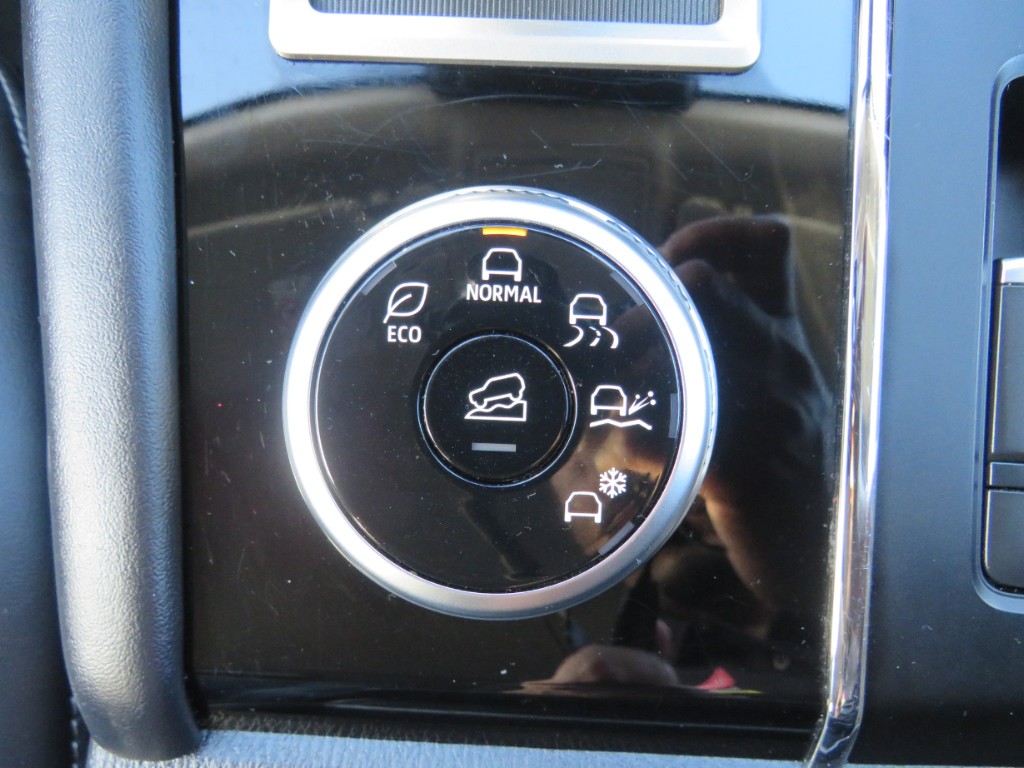 S7082518.jpg