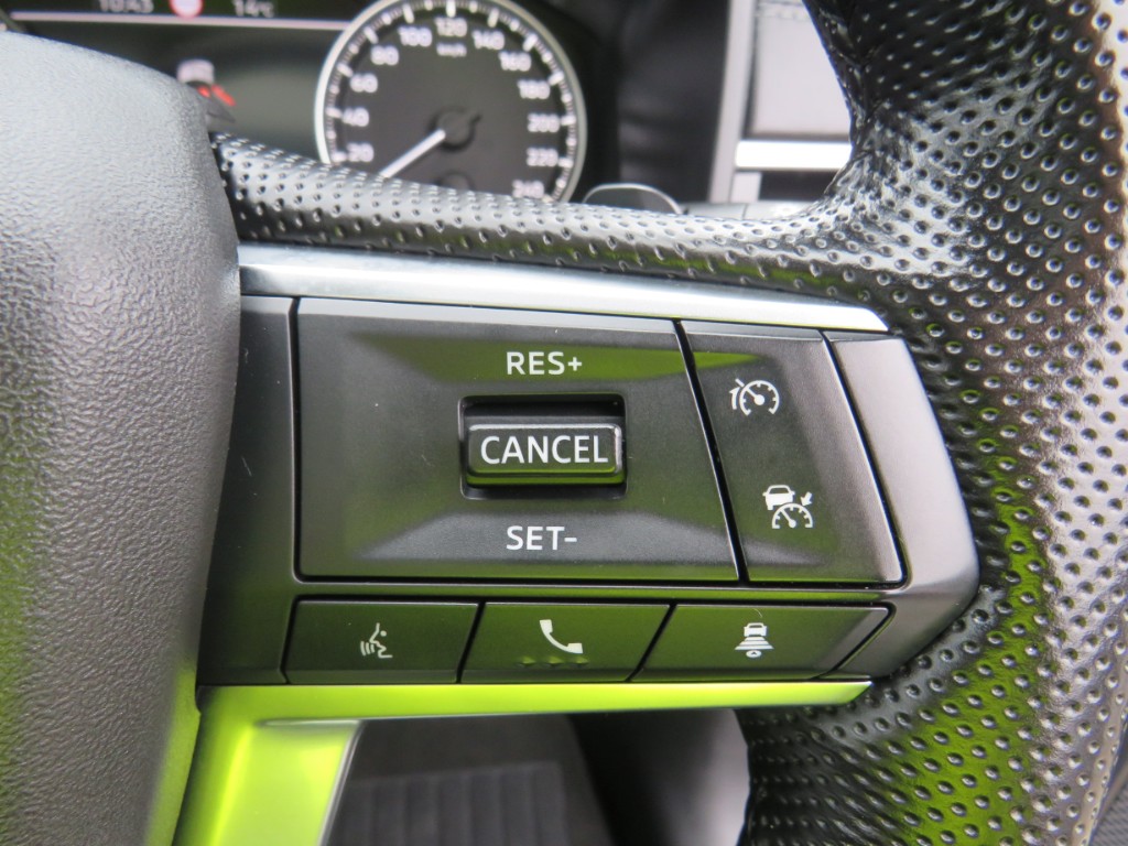 S7082918.jpg