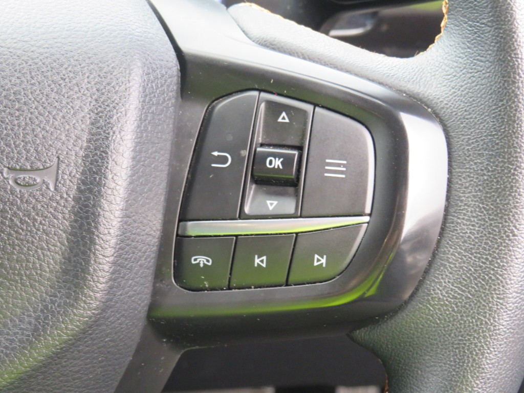 S7083416.jpg