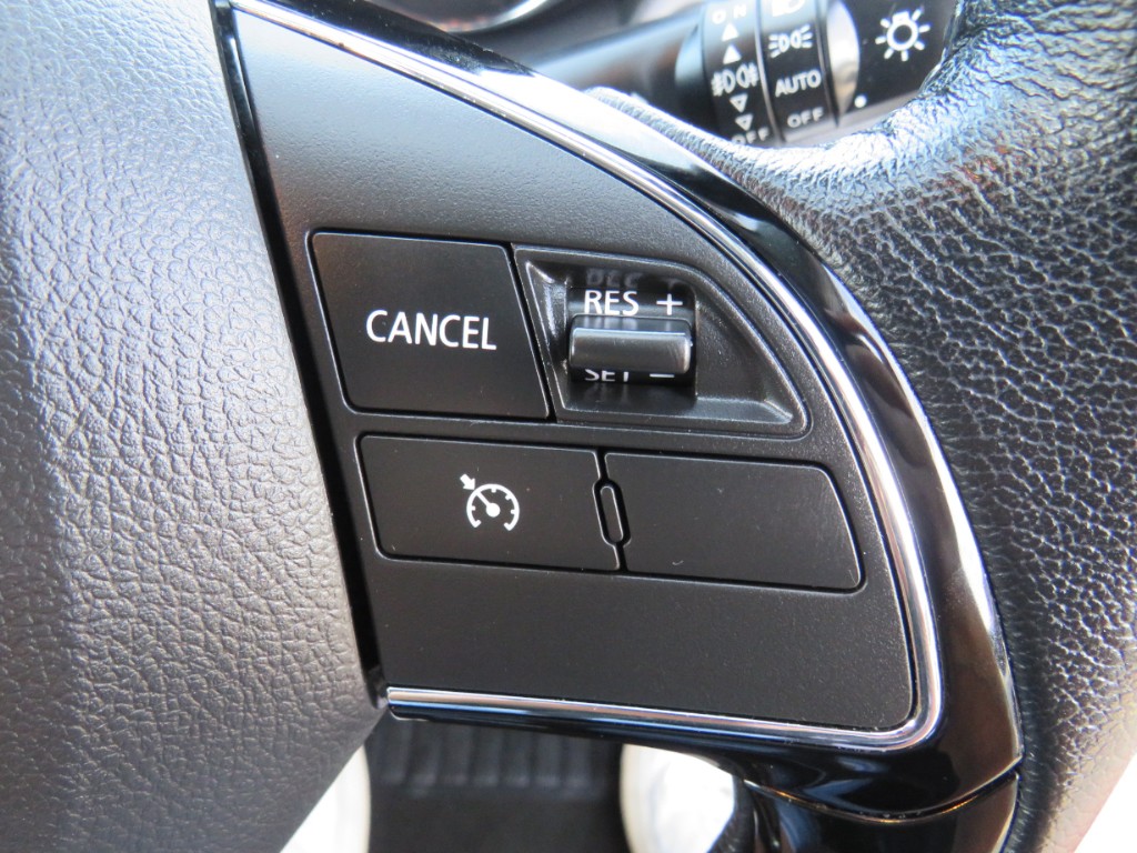S7083916.jpg