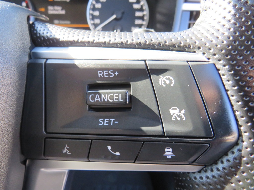 S7084316.jpg