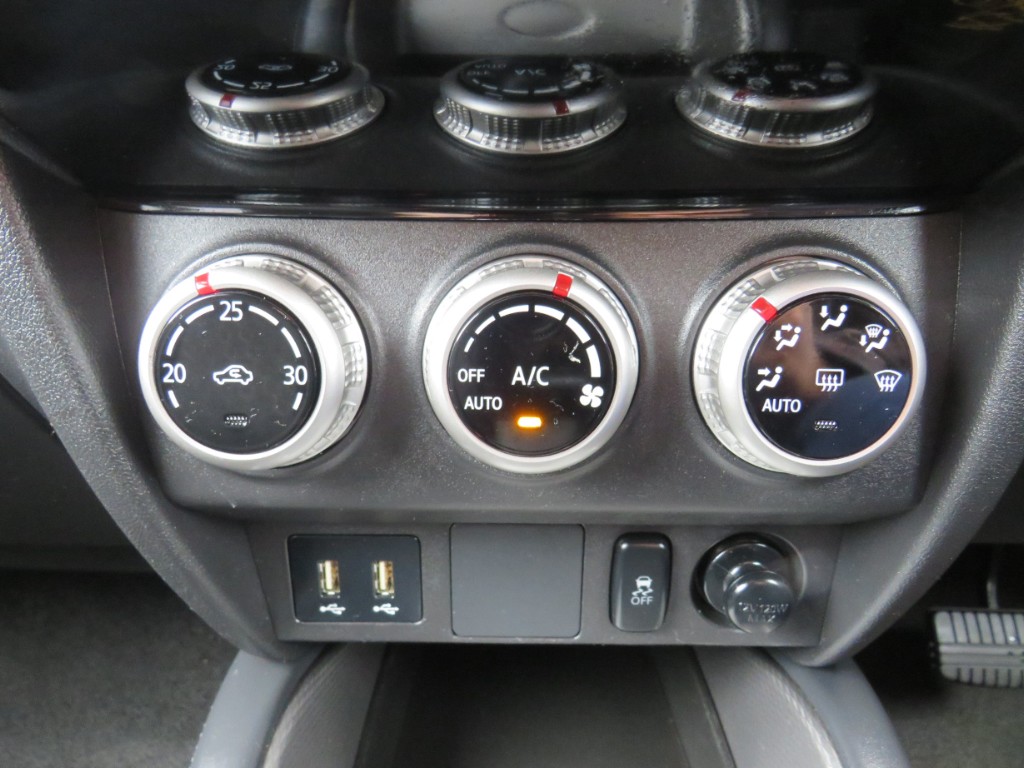 S7087518.jpg
