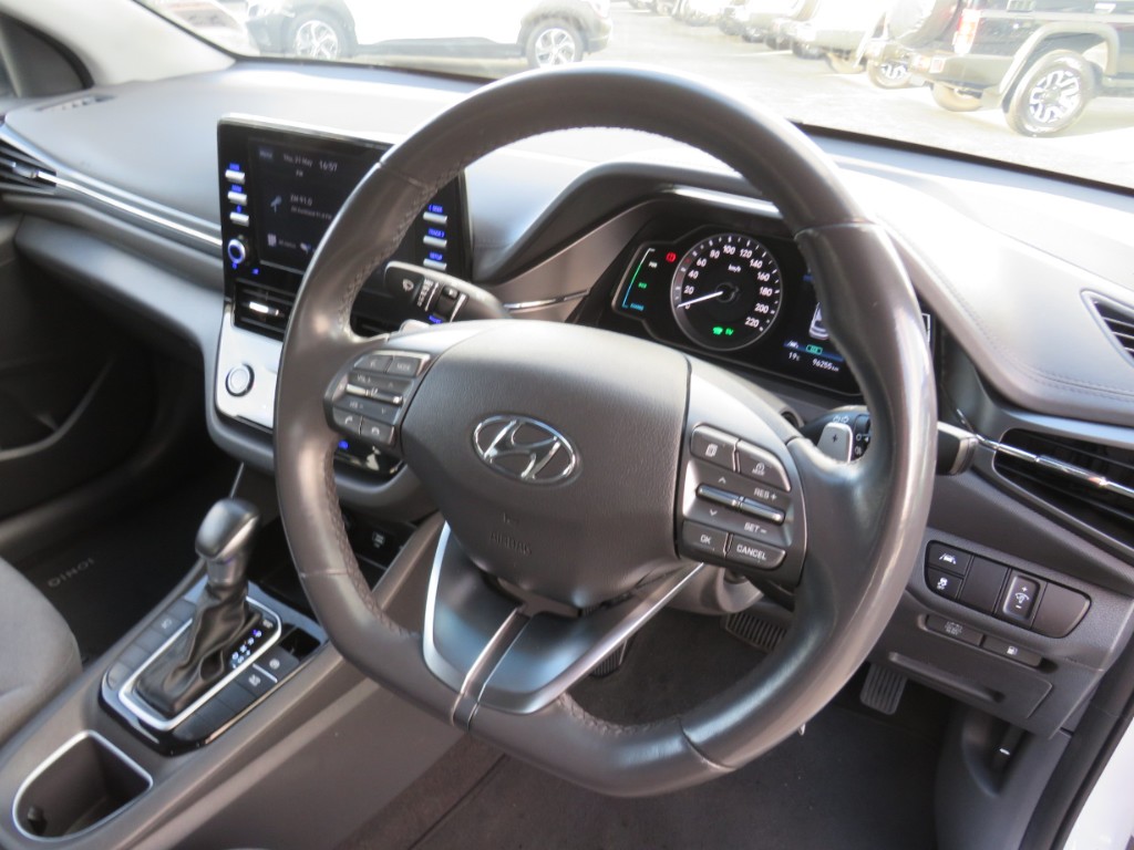 S7105014.jpg