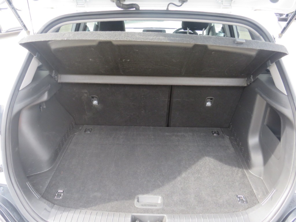 S7107111.jpg