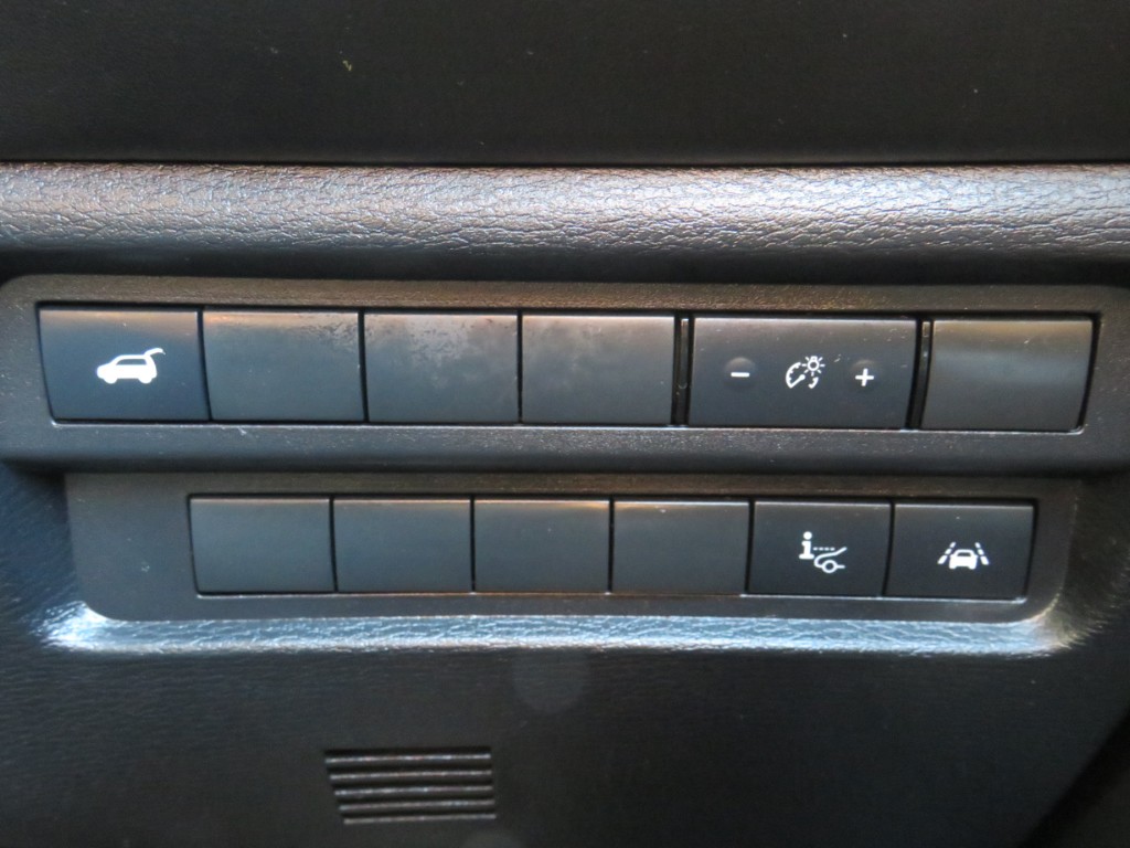 S7108116.jpg