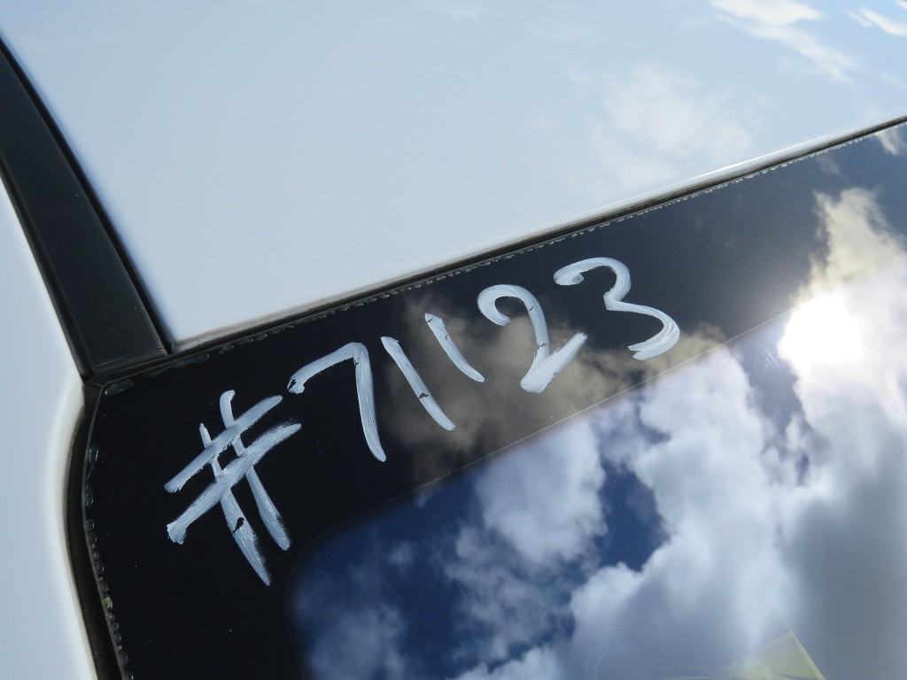 S7112320.jpg