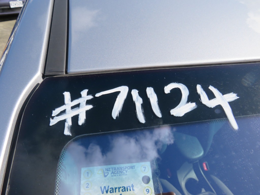 S7112420.jpg
