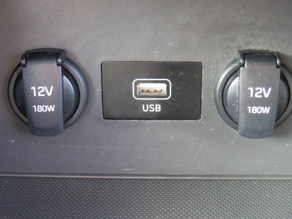 S7113518.jpg