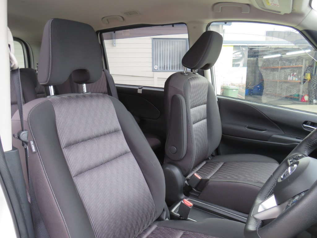 S8041012.jpg