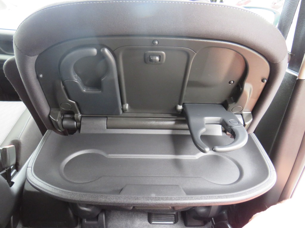 S8041019.jpg