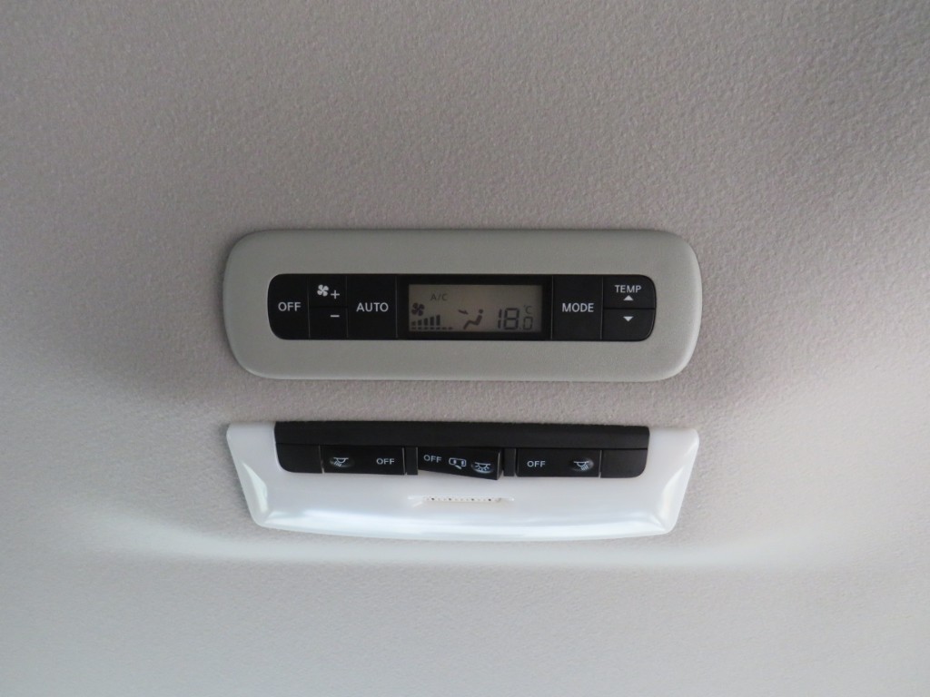 S8041020.jpg