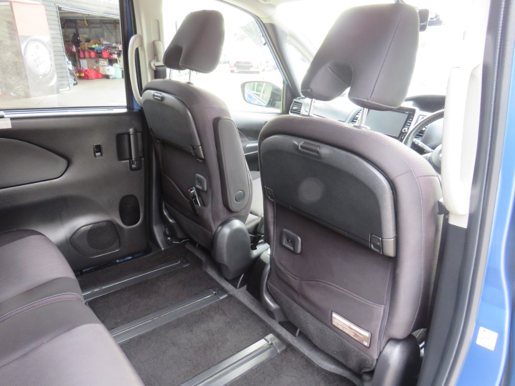 S8044512.jpg