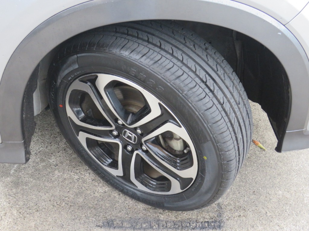 S8052110.jpg
