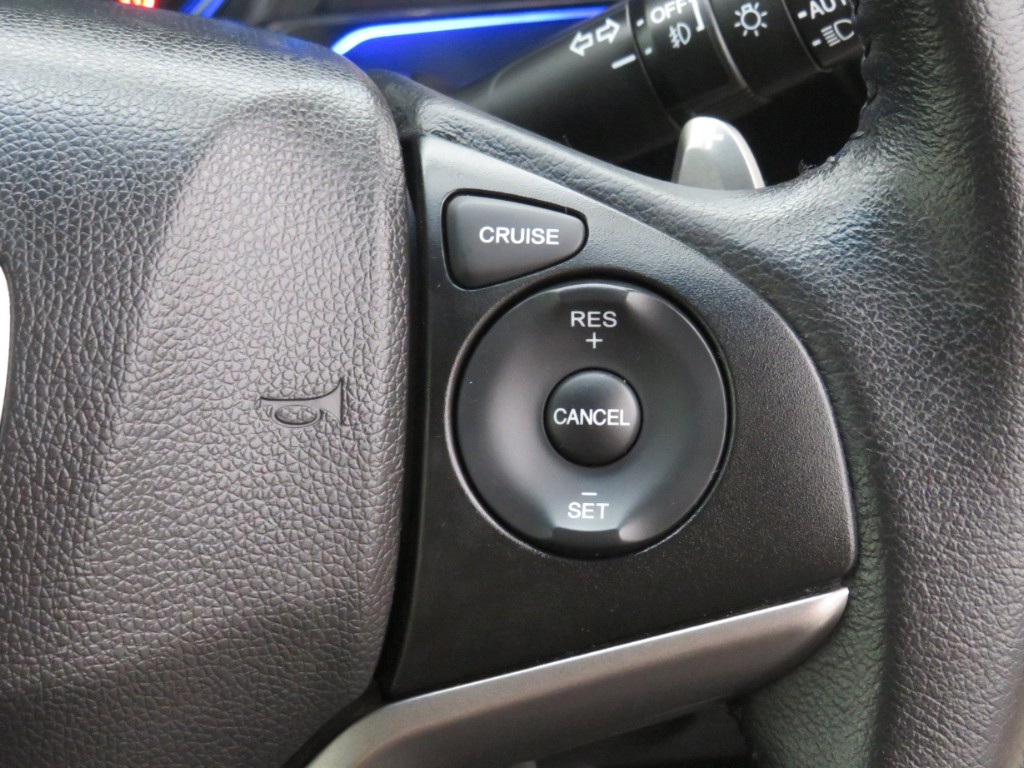 S8058816.jpg