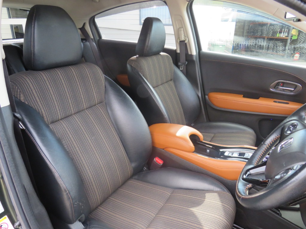 S8058913.jpg