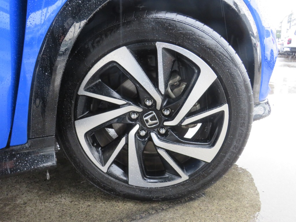 S8059010.jpg