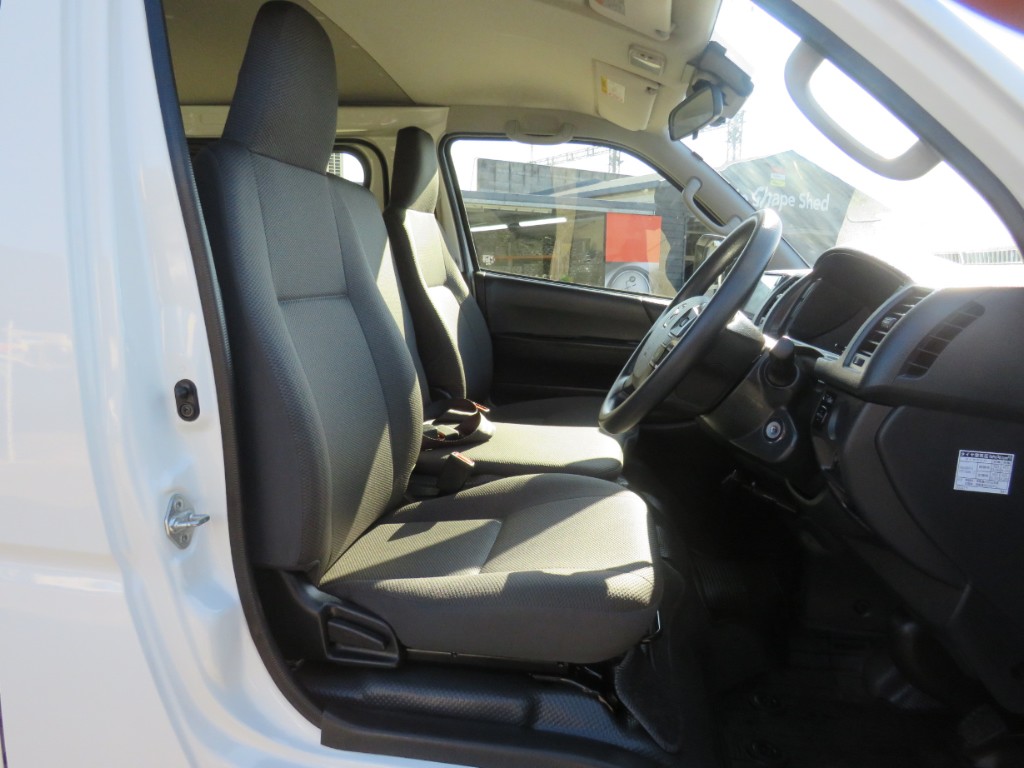 S8067513.jpg