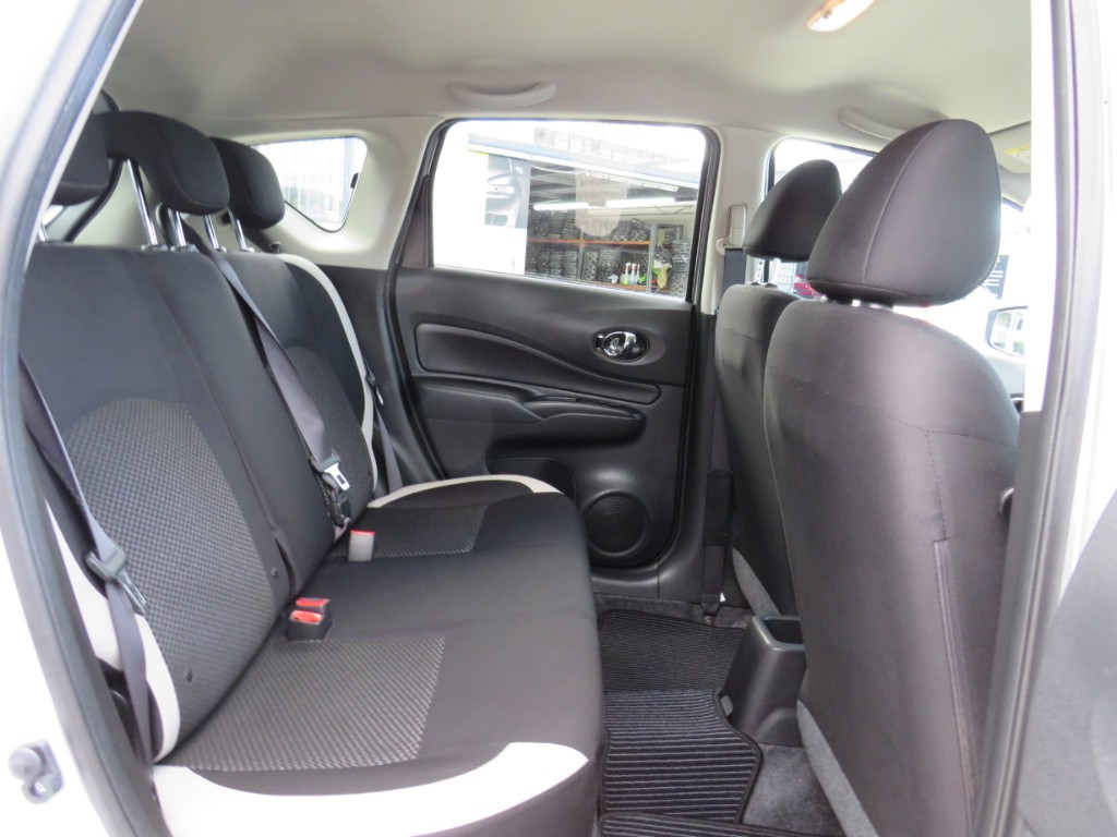 S8069211.jpg
