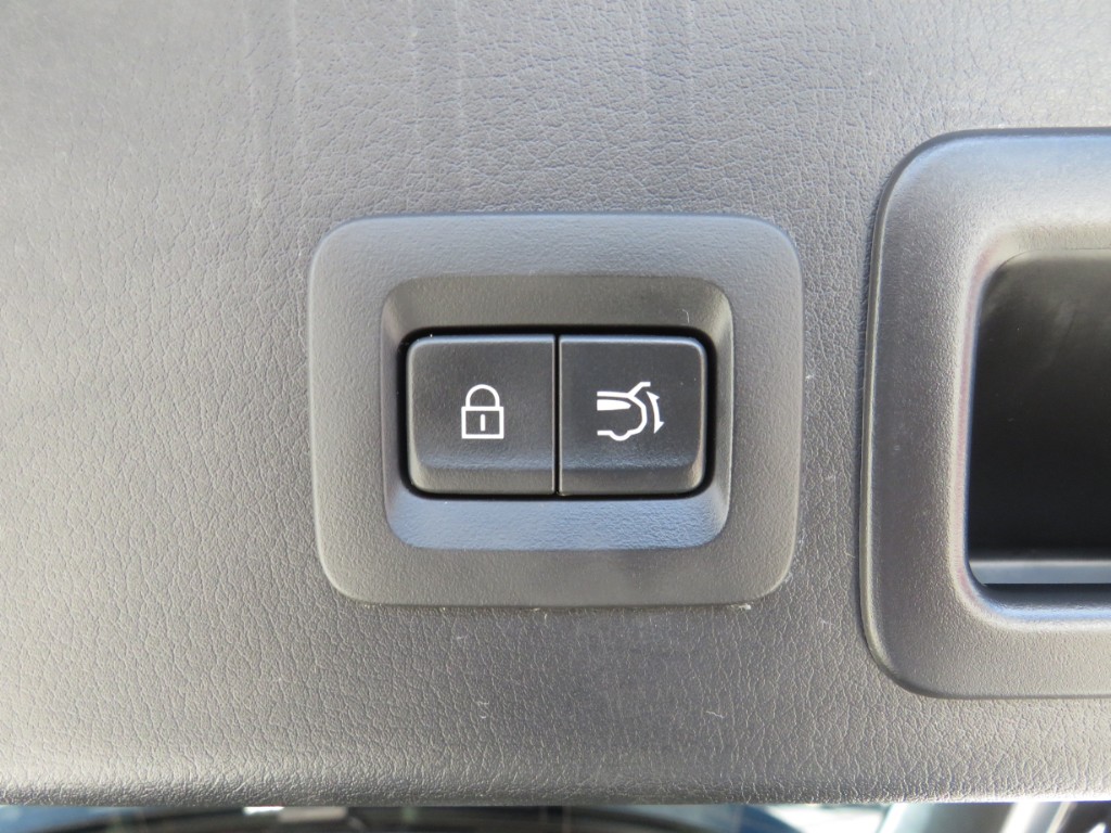 S8081912.jpg