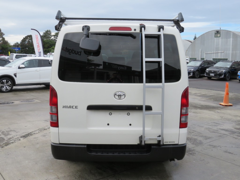 S808677.jpg
