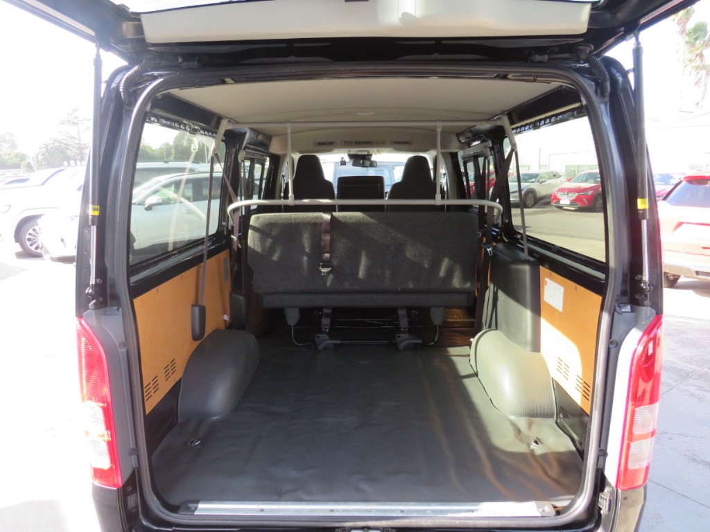 S8098710.jpg