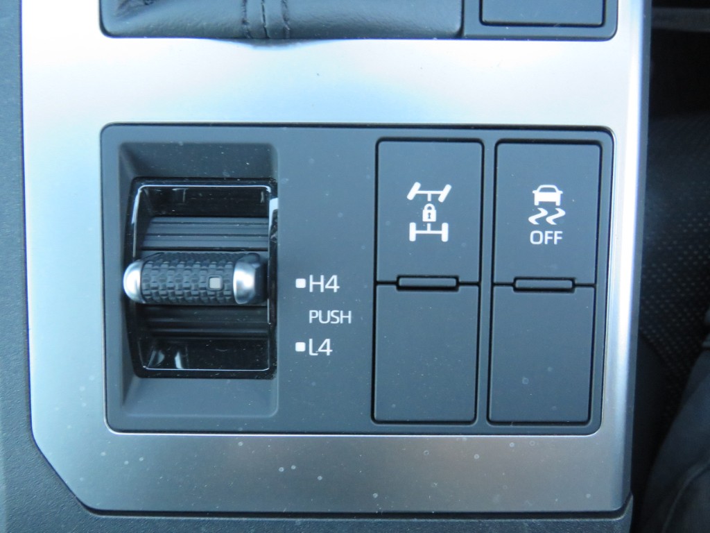 S8098818.jpg