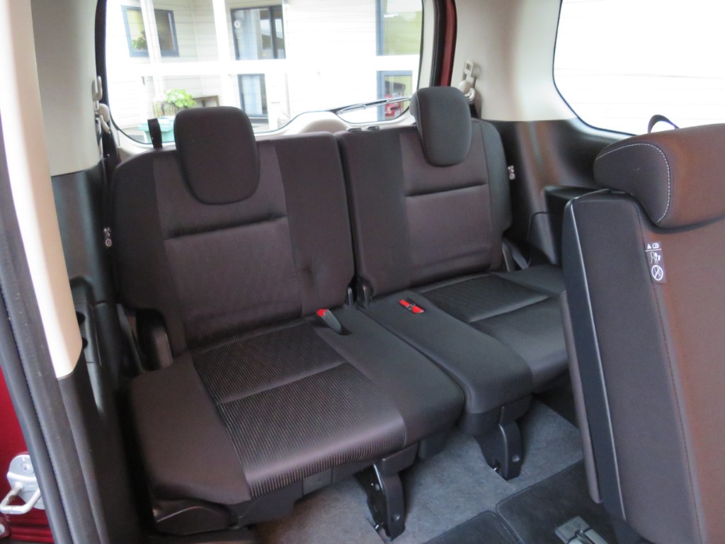S8100513.jpg