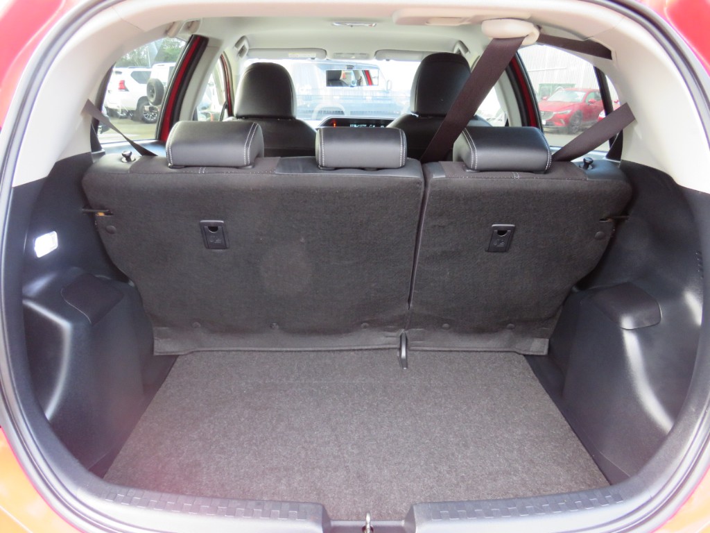 S8103511.jpg