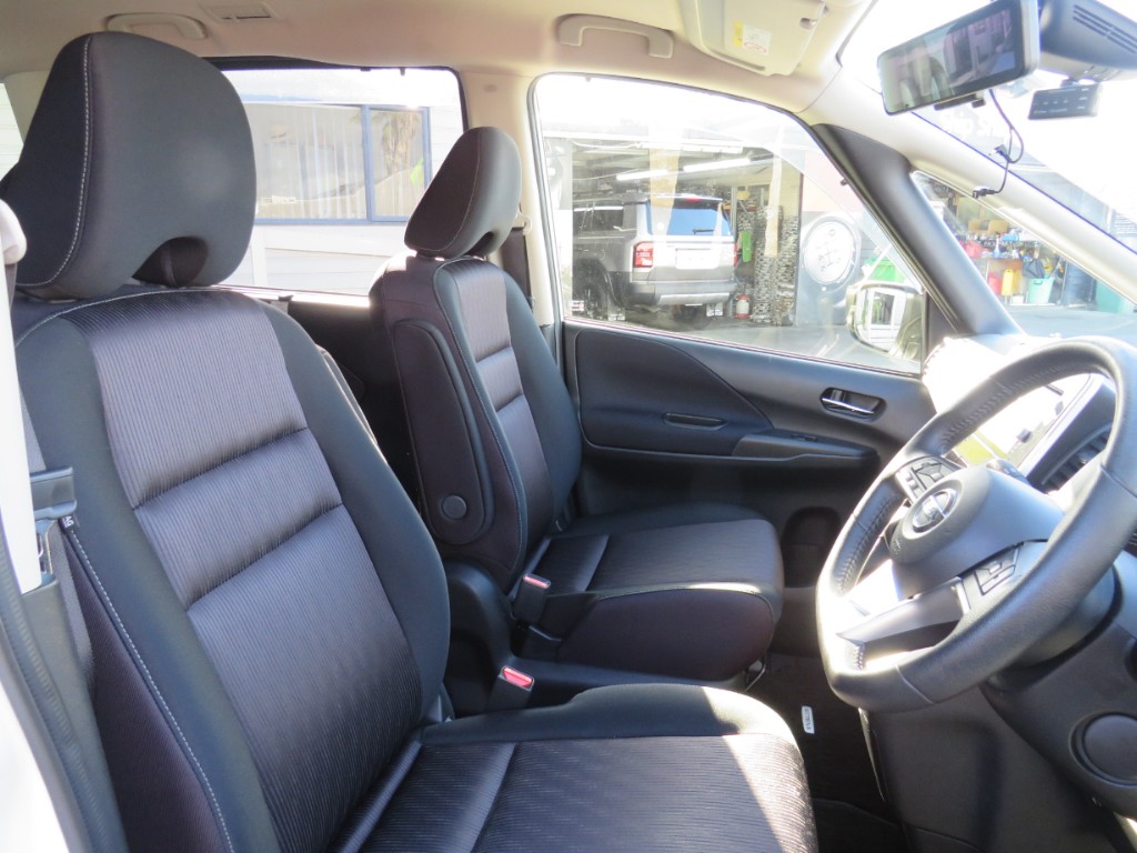 S8104014.jpg