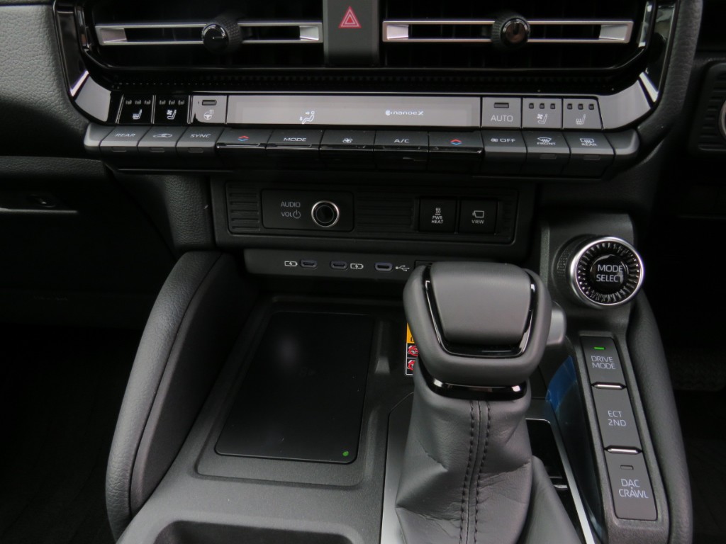 S8106016.jpg