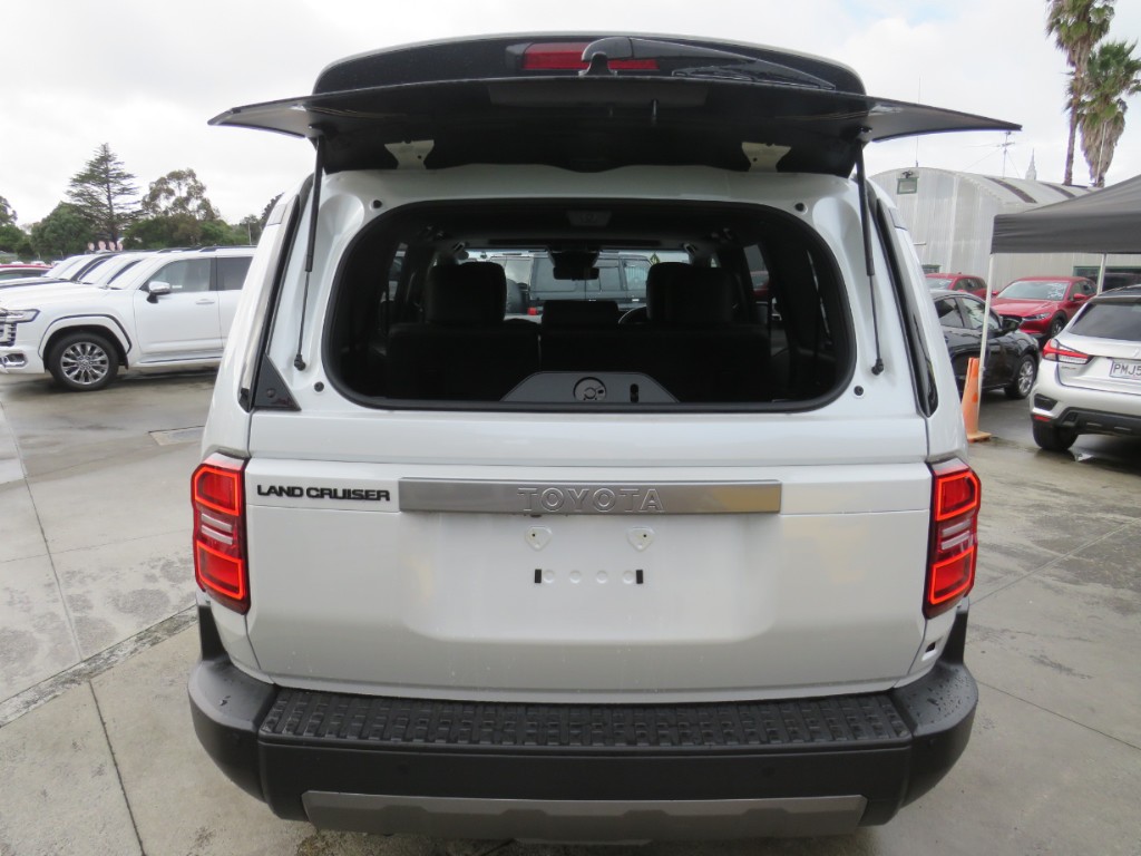 S8106212.jpg