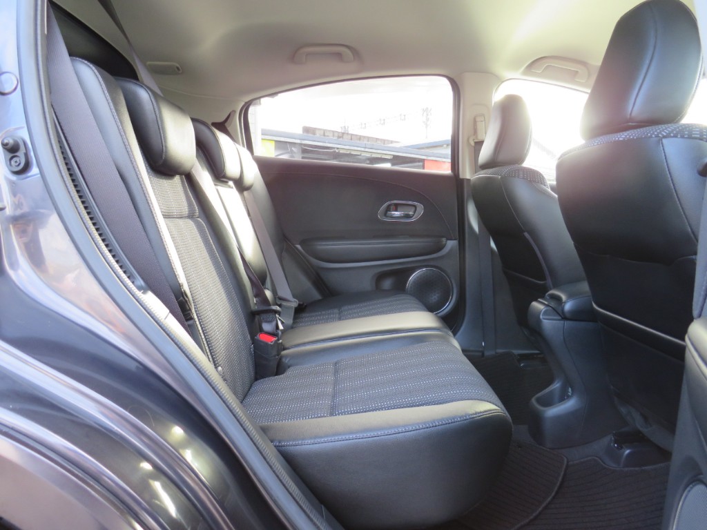 S8106311.jpg