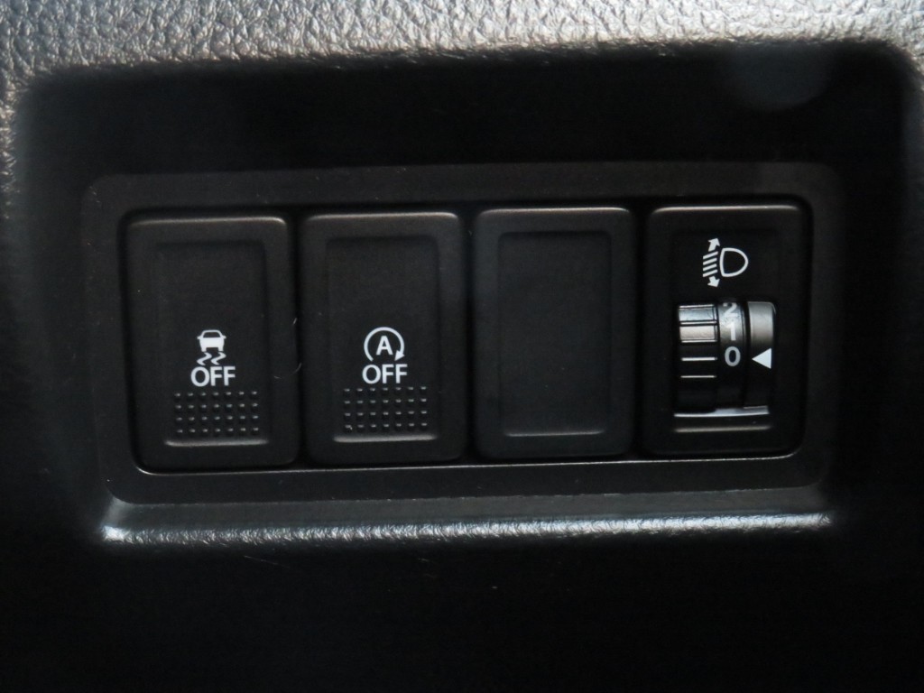 S8111718.jpg
