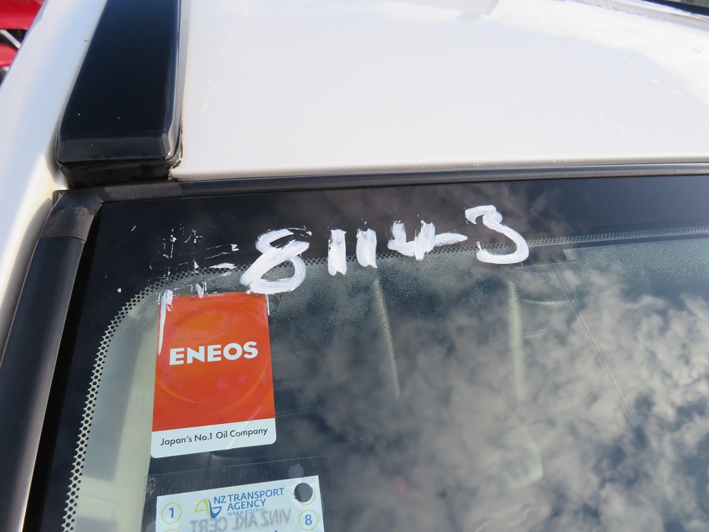 S8114320.jpg