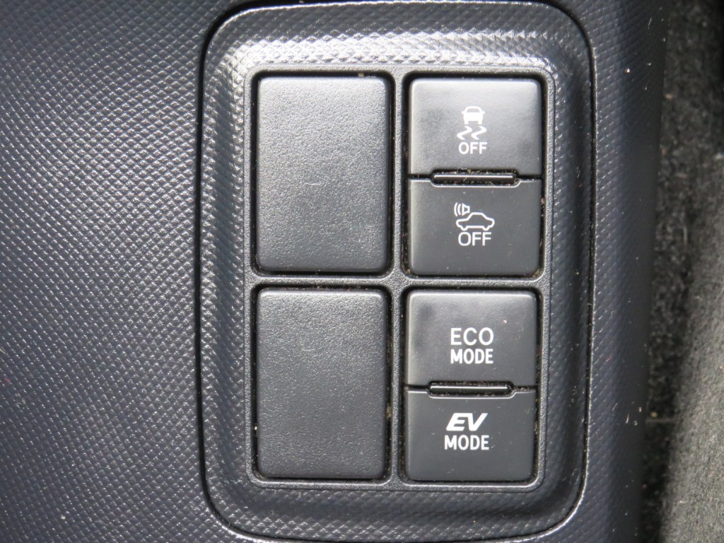 S8114517.jpg